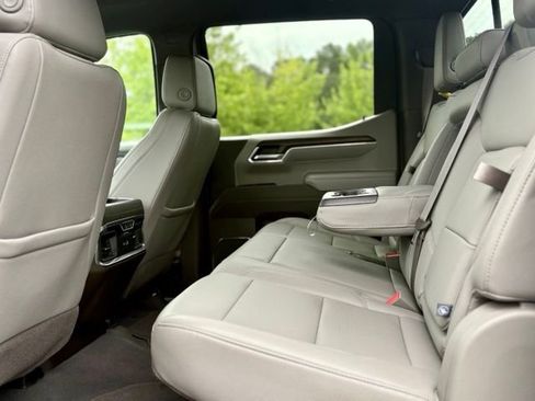 Used 2024 GMC Sierra 1500 SLT w/ SLT Premium Plus Package AWD/4WD image 28