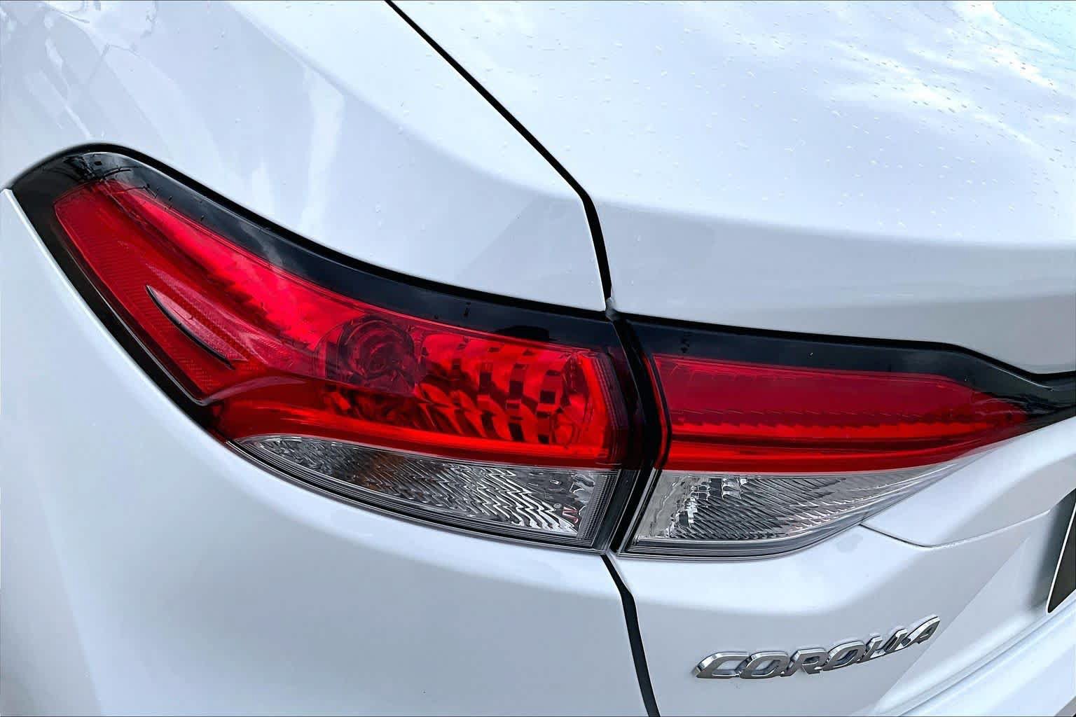 Used 2025 Toyota Corolla LE FWD image 29