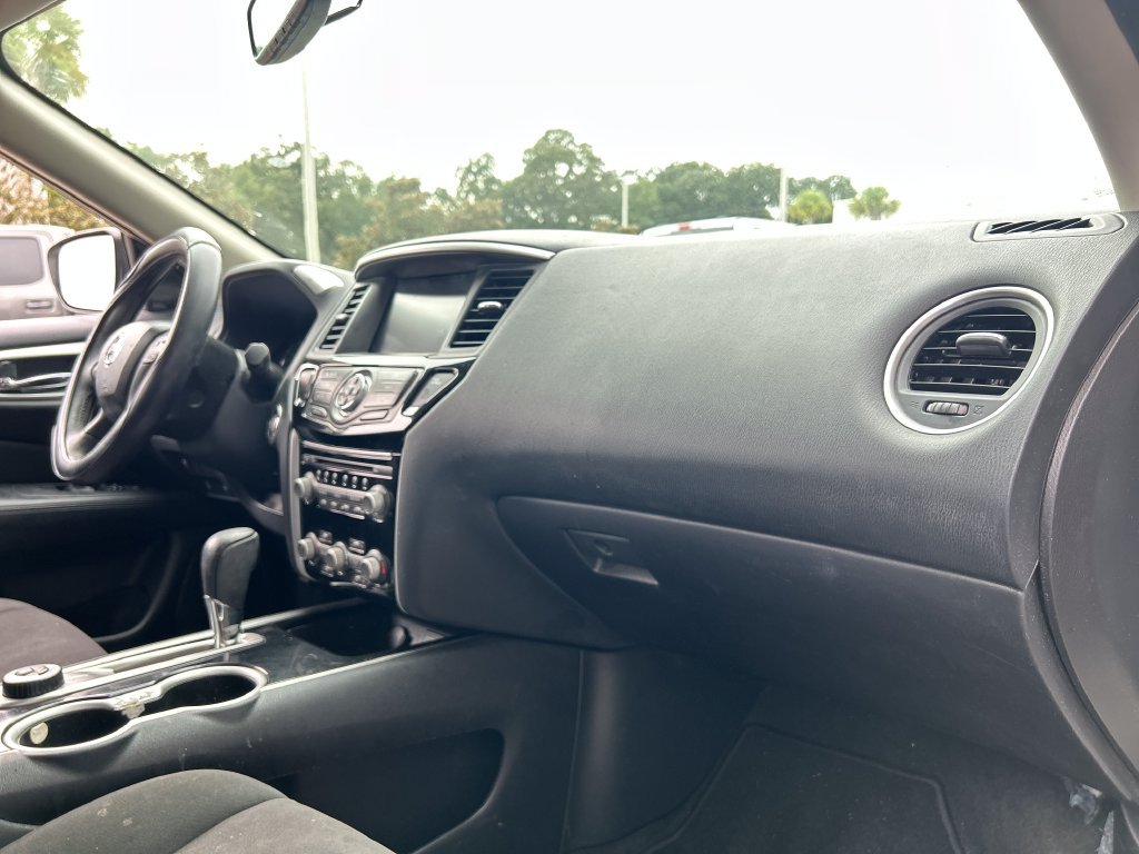 Used 2020 Nissan Pathfinder SV AWD/4WD image 13