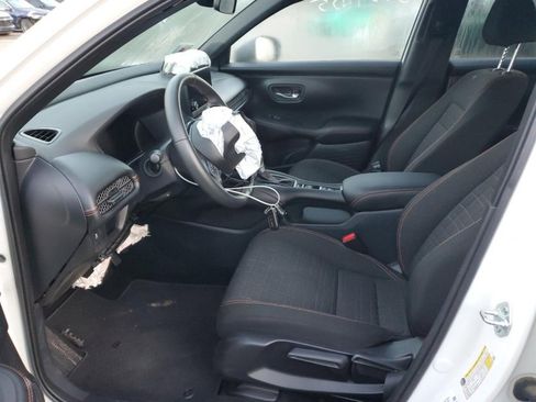 Used 2025 Honda HR-V Sport image 6