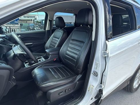 Used 2017 Ford Escape SE w/ SE Leather Comfort Package AWD/4WD image 22