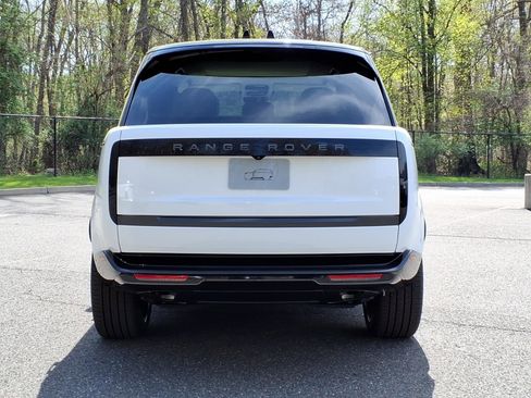 New 2026 Land Rover Range Rover Long Wheelbase SE AWD/4WD image 7