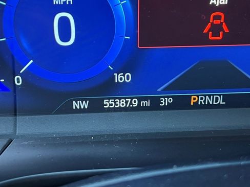 Used 2020 Ford Escape SE Sport image 30