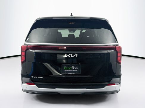 Used 2026 Kia Carnival FWD image 7