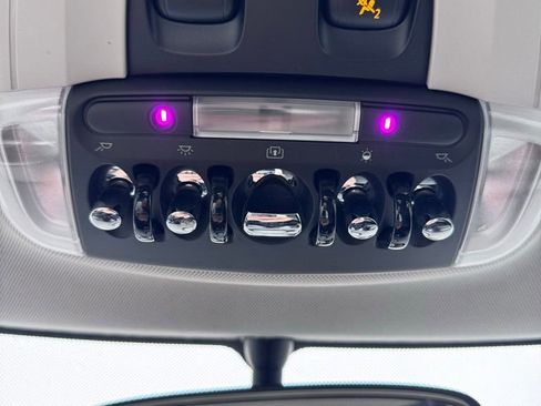 Used 2019 MINI Cooper 2-Door Hardtop w/ Storage Package image 17