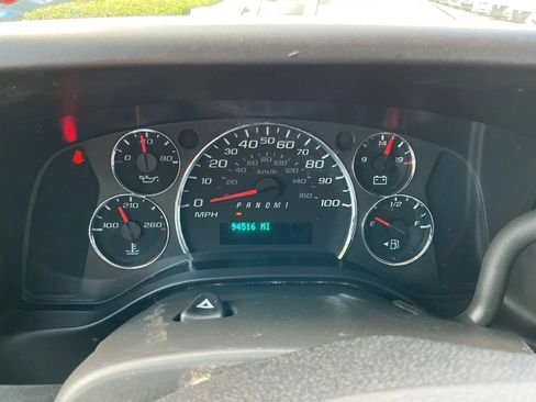 Used 2020 Chevrolet Express 2500 Extended w/ Driver Convenience Package RWD image 19