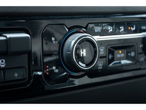 Used 2023 Chevrolet Silverado 1500 LT image 24