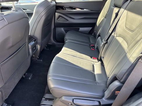 Certified 2025 INFINITI QX60 Pure FWD image 11