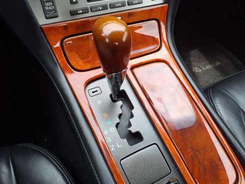 Used 2005 Lexus SC 430 Convertible RWD image 24