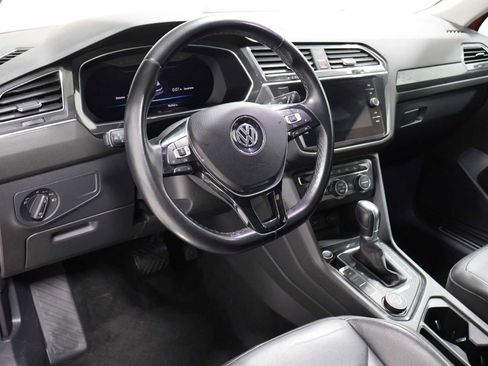 Used 2018 Volkswagen Tiguan SEL Premium AWD/4WD image 4