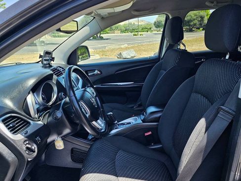 Used 2017 Dodge Journey Crossroad FWD image 13