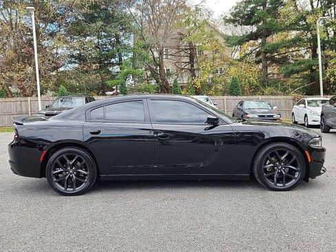 Used 2022 Dodge Charger SXT w/ Blacktop Package image 26