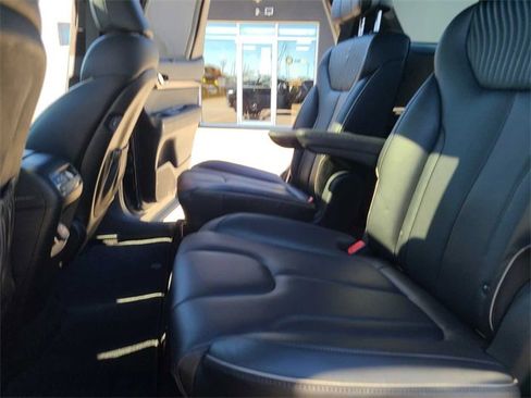 Used 2023 Hyundai Palisade Calligraphy image 25