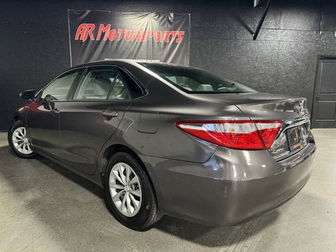 Used 2016 Toyota Camry LE FWD image 3