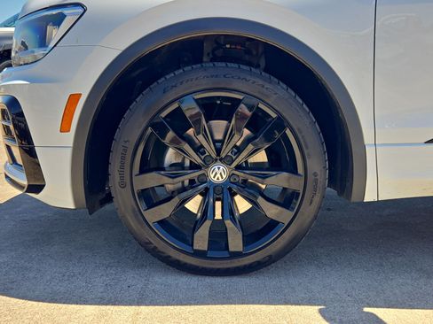 Used 2020 Volkswagen Tiguan SE R-Line w/ 3rd Row Seat Package AWD/4WD image 11
