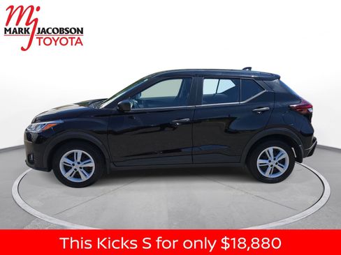 Used 2024 Nissan Kicks S FWD image 14