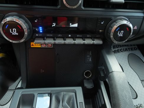 Used 2025 Toyota Tacoma TRD Pro AWD/4WD image 26