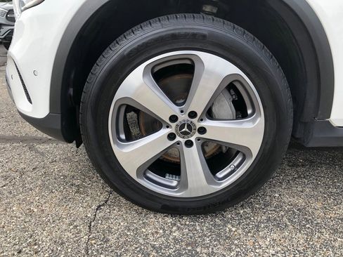 Used 2022 Mercedes-Benz GLC 300 4MATIC w/ Premium Package Lite image 9