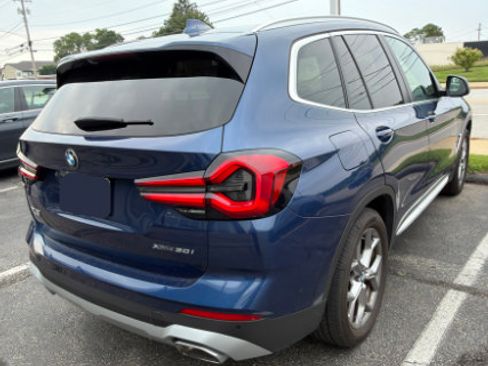 Used 2024 BMW X3 xDrive30i w/ Premium Package AWD/4WD image 3