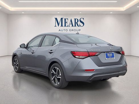 Used 2025 Nissan Sentra SV FWD image 3