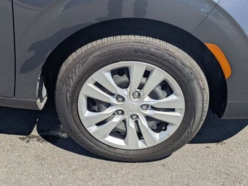 Used 2024 Kia Soul LX image 11