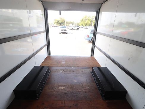 Used 2022 GMC Savana 3500 w/ Power Convenience Package image 8