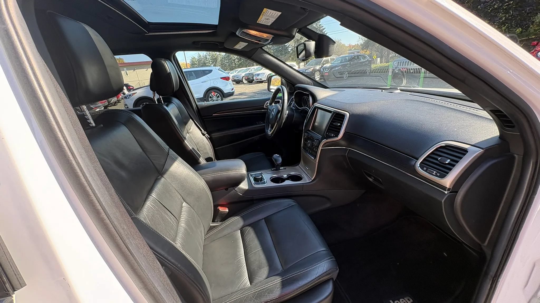 Used 2014 Jeep Grand Cherokee Limited AWD/4WD image 30