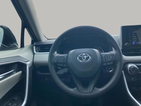 Used 2025 Toyota RAV4 XLE w/ Convenience Package image 28