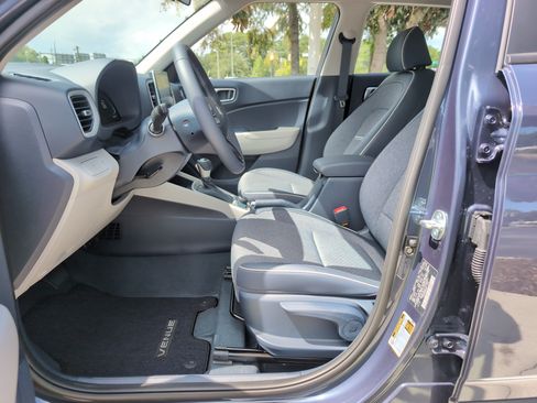 Used 2026 Hyundai Venue SEL FWD image 16