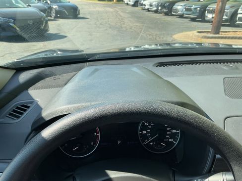 Used 2025 Nissan Altima 2.5 SV FWD image 29