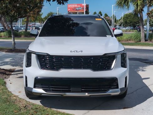 Used 2024 Kia Sorento EX w/ Panoramic Sunroof Package FWD image 3