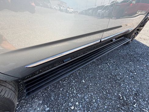Used 2025 GMC Yukon Denali Ultimate AWD/4WD image 25