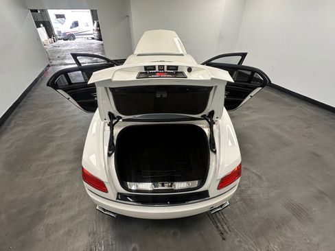 Used 2016 Bentley Flying Spur V8 image 50