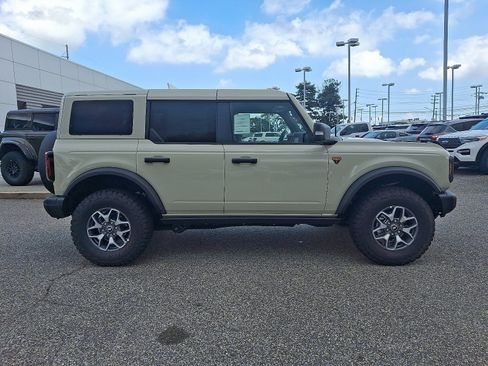 New 2025 Ford Bronco Badlands AWD/4WD image 8