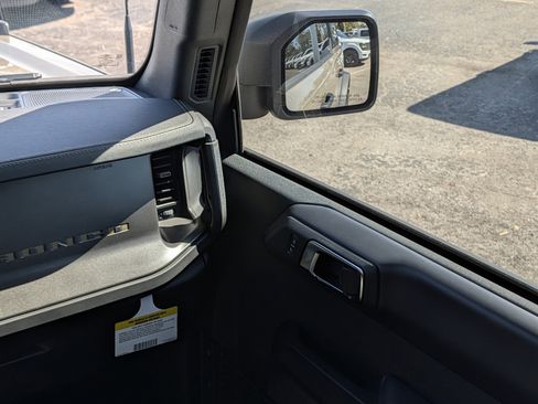 New 2025 Ford Bronco Badlands image 18