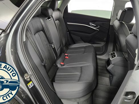 Used 2021 Audi e-tron Premium image 37