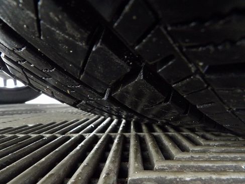 Used 2025 GMC Sierra 1500 Elevation image 8