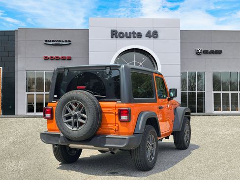 Used 2025 Jeep Wrangler Sport AWD/4WD image 5