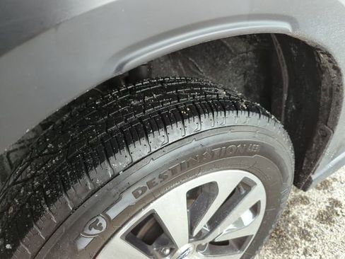 Used 2024 Subaru Outback Premium image 34