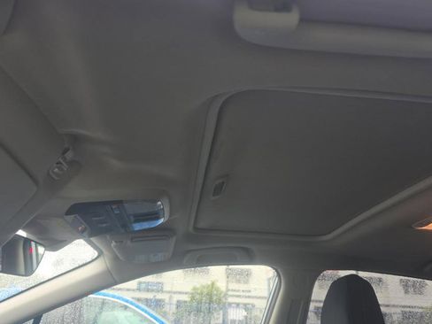 Used 2023 Subaru Crosstrek 2.0i Premium image 16