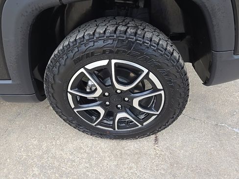 Used 2024 Jeep Compass Trailhawk image 28