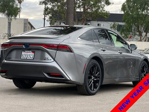 Used 2022 Toyota Mirai XLE image 4