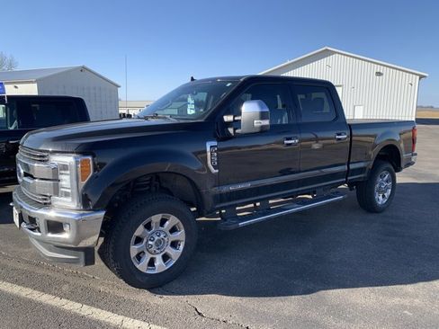 Certified 2019 Ford F350 Lariat w/ Lariat Ultimate Package image 2