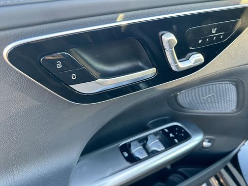 Used 2025 Mercedes-Benz C 300 4MATIC Sedan w/ AMG Line w/ Night Package image 13