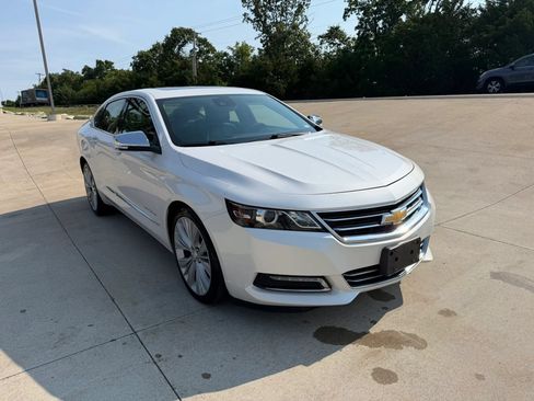Used 2017 Chevrolet Impala Premier w/ Enhanced Convenience Package FWD image 3