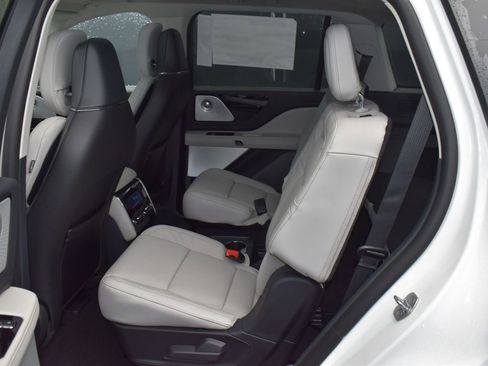 New 2026 Lincoln Aviator Reserve w/ Luxury Package AWD/4WD image 11