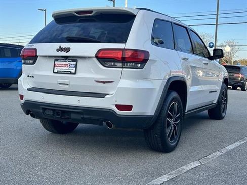 Used 2017 Jeep Grand Cherokee Trailhawk w/ Trailhawk Luxury Group AWD/4WD image 11