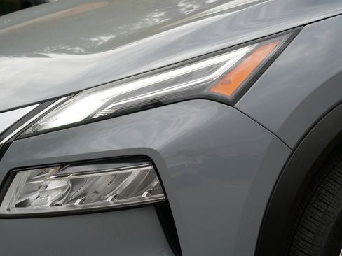 Certified 2023 Nissan Rogue Platinum w/ Platinum Premium Package AWD/4WD image 16