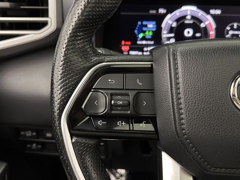 Used 2022 Toyota Tundra Platinum image 21