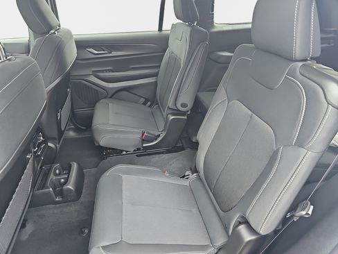 New 2026 Jeep Grand Cherokee L Laredo image 15